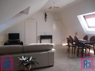 Pis  Calle alcázar de toledo. Piso muy singular de 145 m² construidos con 3 habitaciones, 2 ba