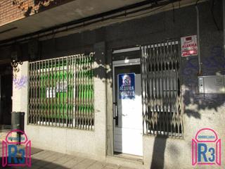 Location Local commercial  Avenida de mariano andrés. Local acondicionado de 104 m² con 1 aseo. gastos de comunidad in