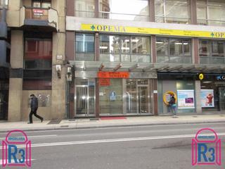 Lloguer Local Comercial  Avenida independencia. Local de 10 m², climatizado, con almacén de 20 m². paga 15€ de g