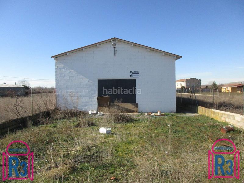 Foto db591886-289f-4aeb-a23e-71ec4c83e16e. Capannone industriale in Puente Castro León