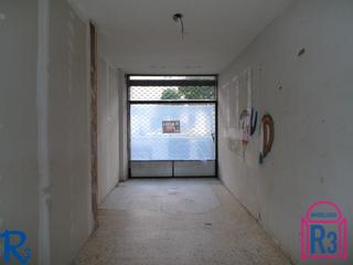 Location Local commercial  Estrada logroño-vigo. Local acondicionado de 85 m², aseo, divisiones, fachada de 7 m,