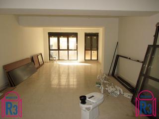 Location Bureau  Avenida ordoño ii. Oficina de 66 m² con baños comunes. ascensor. gastos de comunida