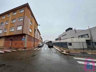 Location Local commercial  San isidro esq. san juan de la cruz. Local comercial en alquiler
