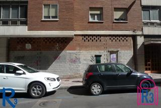 Local Comercial en Calle Lope de Fenar
