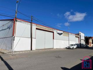 Bâtiment à usage industriel  Calle real. Se vende nave de 1.984m², solar de 2.160m². divida en varias est