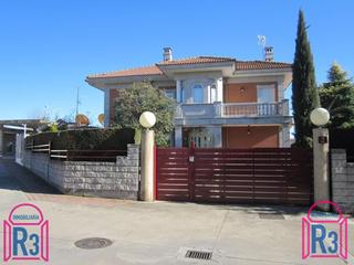 Xalet  Ro camba. Chalet de muy buena calidad en los rosales