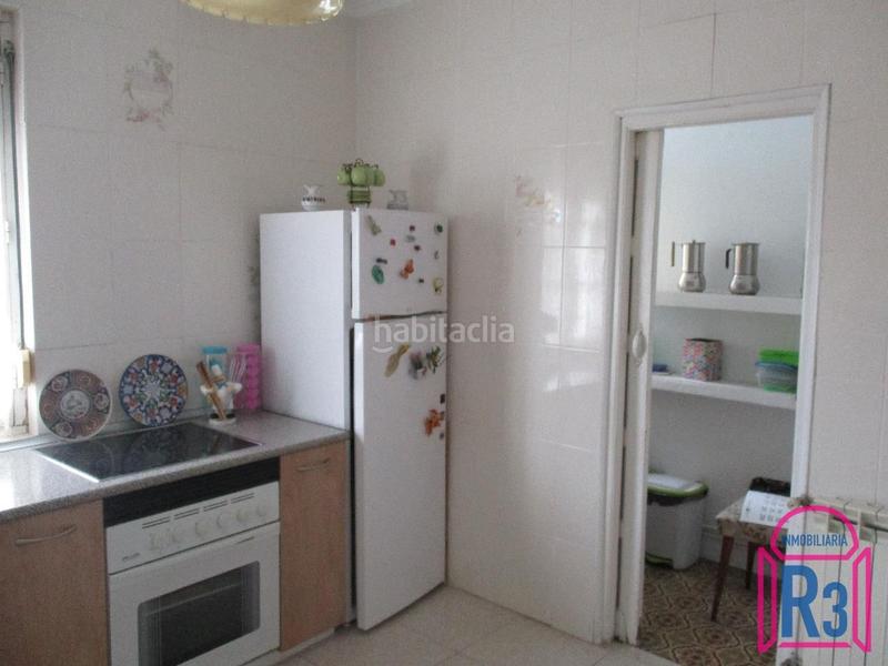 Foto dea97986-8351-4b3b-bcb6-b92f01a47e47. Casa amb calefacció aparcament a Armunia León