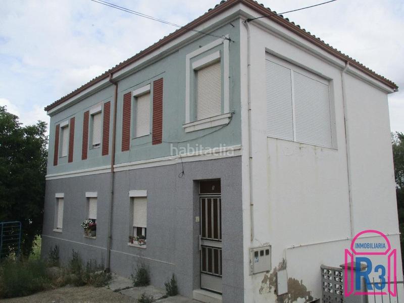 Foto feb7e61f-abb1-4524-a507-3d179af1a78c. Casa amb calefacció aparcament a Armunia León