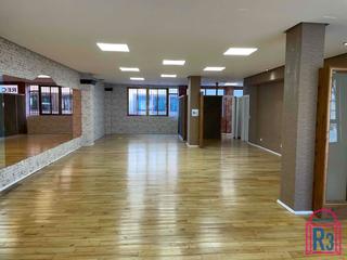 Lloguer Oficina  Plaza san marcos. Oficina de 135 m² con 2 aseos con ducha. accesibilidad. vestuari