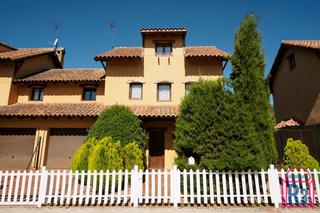 Maison jumelée  Del golf. Bonito pareado con 400 m de jardin