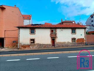 Casa  Astorga. Casa con excelente ubicación