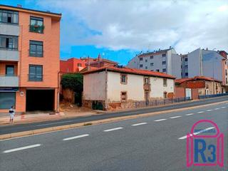 Terreny residencial  Avenida astorga. Solar en venta en la avenida de astorga. solar de 326m² con 18m