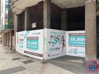 Location Local commercial  Odón alonso. Local en alquiler con 5m de altura