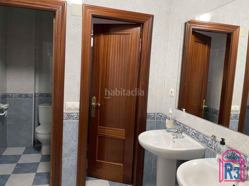 Foto fc274714-fcc8-416f-85cd-da73baae390a. Lloguer local comercial a Centro Ciudad León