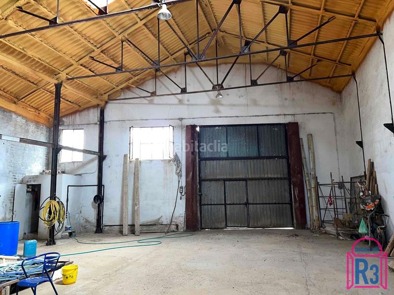 Foto c484d212-6e37-4c5f-9cb1-0758e14ef5b2. Capannone industriale in Valdefresno