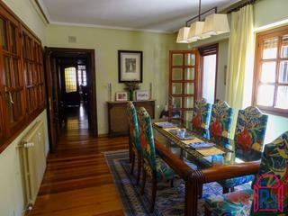 Appartement  Calle arco de ánimas. Piso de 216 m² con 5 habitaciones, 3 baños y aseo, salón, cocina
