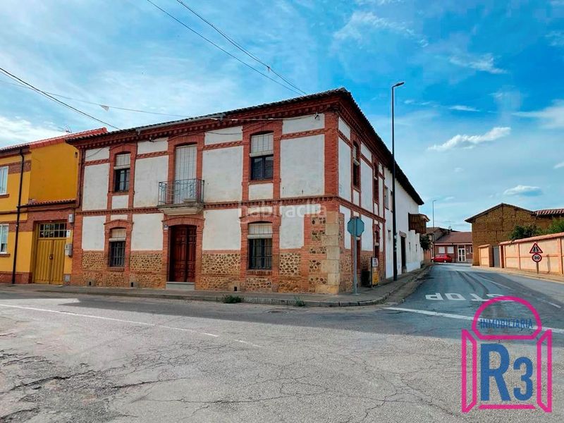 Foto 8a4bf4ed-ff3f-40fd-98d1-073e8ec31141. Casa amb calefacció aparcament a Villaturiel