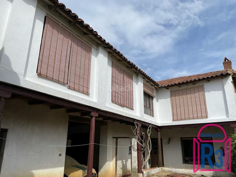 Foto a0fa676a-fbac-464c-afee-1320f3c7dd8d. Casa amb calefacció aparcament a Villaturiel