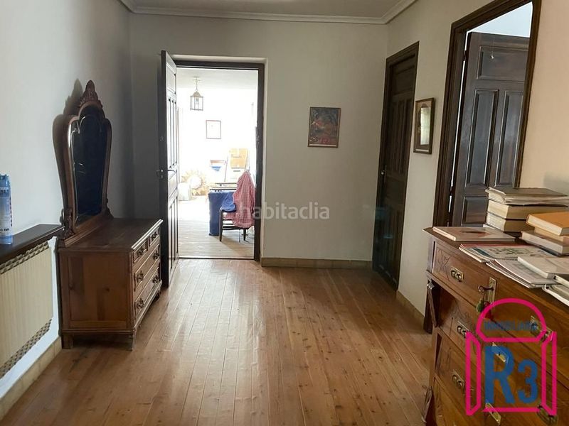 Foto ccef7d82-5def-4304-9118-071bf70ee3d0. Casa amb calefacció aparcament a Villaturiel