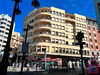 Pis  Avenida ordoño ii. Piso grande todo exterior a la plaza de guzmán