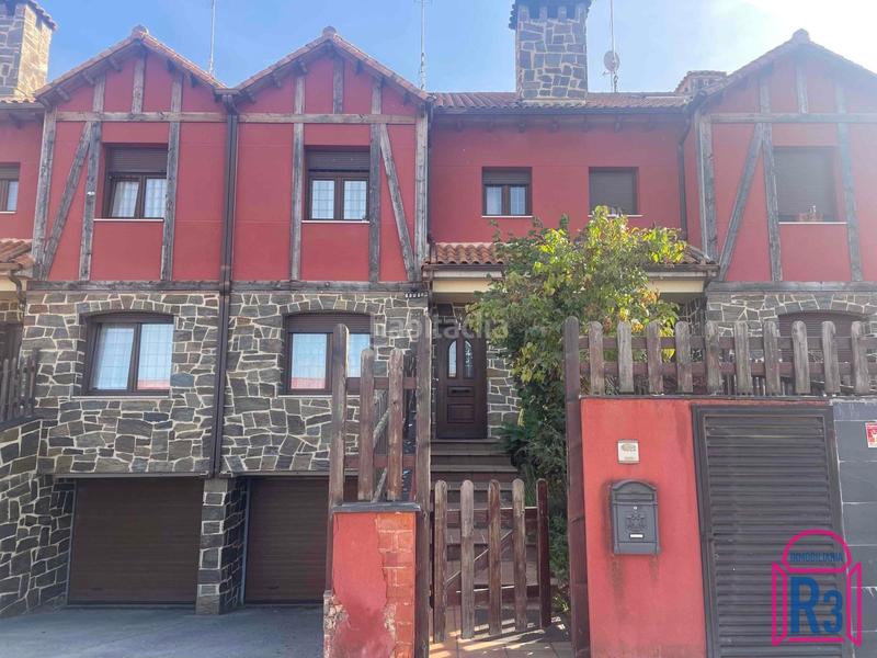 Foto 1cce87d5-19b3-496a-8526-d963e5767e32. Casa adosada casa con dormitorio en planta baja. suelo radiante. en Sariegos