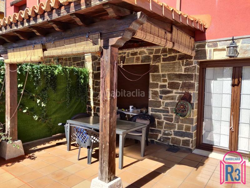 Foto 62ae2ef2-8922-4754-b11b-37696c0df270. Casa adosada casa con dormitorio en planta baja. suelo radiante. en Sariegos