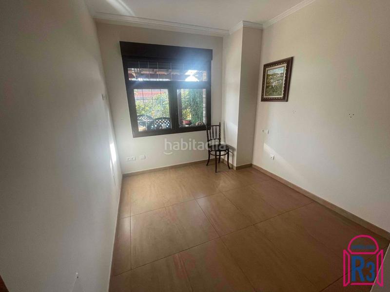 Foto bd6ab554-b8e2-4c95-80fb-f506ee9abd55. Casa adosada casa con dormitorio en planta baja. suelo radiante. en Sariegos