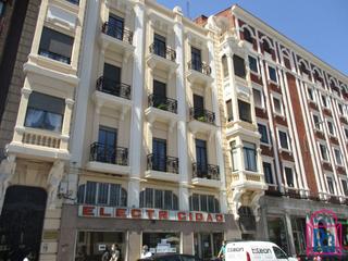 Appartement  Padre isla. Piso grande enfrente de la estación de feve