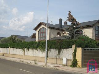 Chalet  Ejercito del aire. Chalet exclusivo, bien situado, en eras. con posibilidades de us