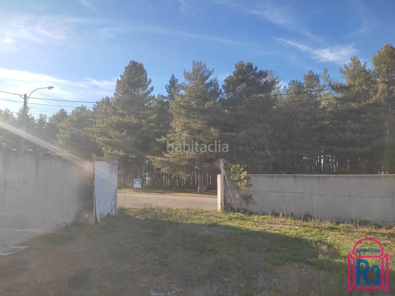 Foto e7ffa685-db58-48c1-89ac-43b9e45ab9b7. Terrain résidentiel dans Valdefresno