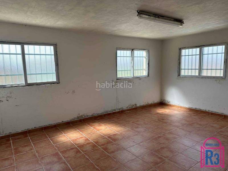 Foto 194c456e-ed07-4d8c-a417-2a66cbbb7a0e. Capannone industriale in Villaquilambre