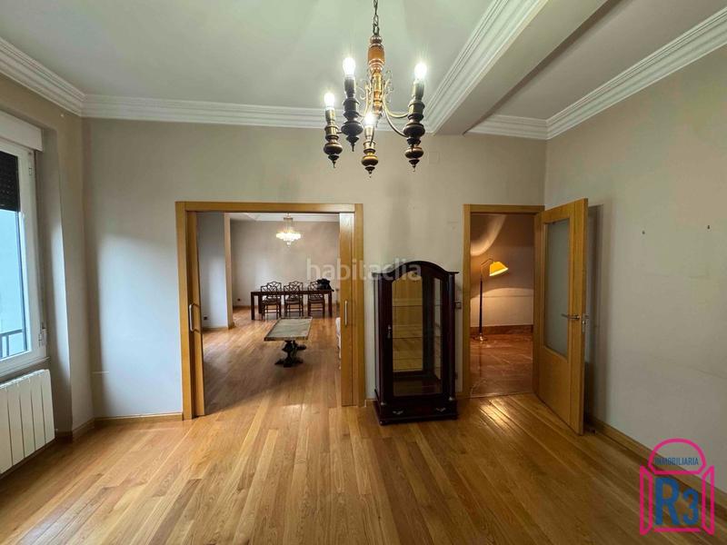 Foto e4dba375-e34d-4551-8cb0-106533aec3e2. Pis amb calefacció a Centro Ciudad León