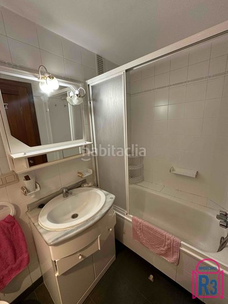 Foto df5e06f2-51da-499f-9275-5f74ed851af6. Miete appartement mit heizung parking in Trobajo del camino