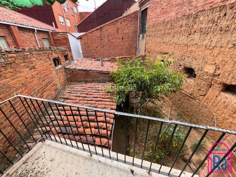 Foto 8c92b950-3070-4682-be13-3f85e8588927. Edifici a Trobajo del camino