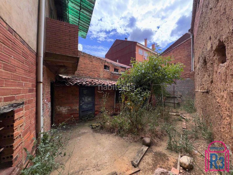 Foto 95863910-764e-46a2-b0e8-c5592d120cb7. Edifici a Trobajo del camino