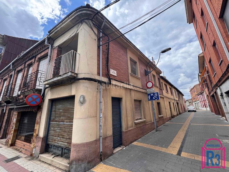 Foto bdfc88c1-b415-4379-b20e-6e6f7236db4c. Edifici a Trobajo del camino