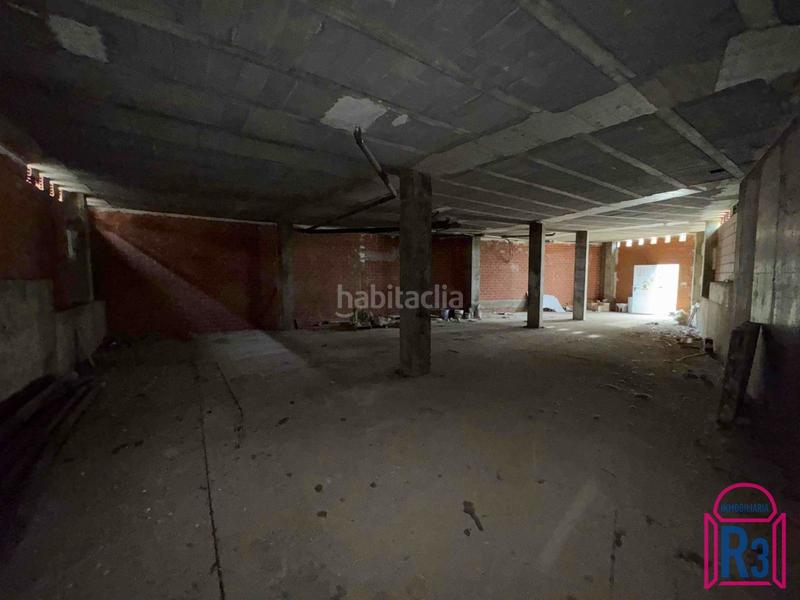 Foto 7f099728-58e6-4be7-a37c-cf49d6164bf2. Local comercial  en bruto al principio de navatejera en Villaquilambre