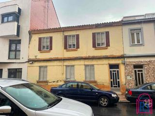 Maison  León martín granizo. Casa con 2 viviendas y patio