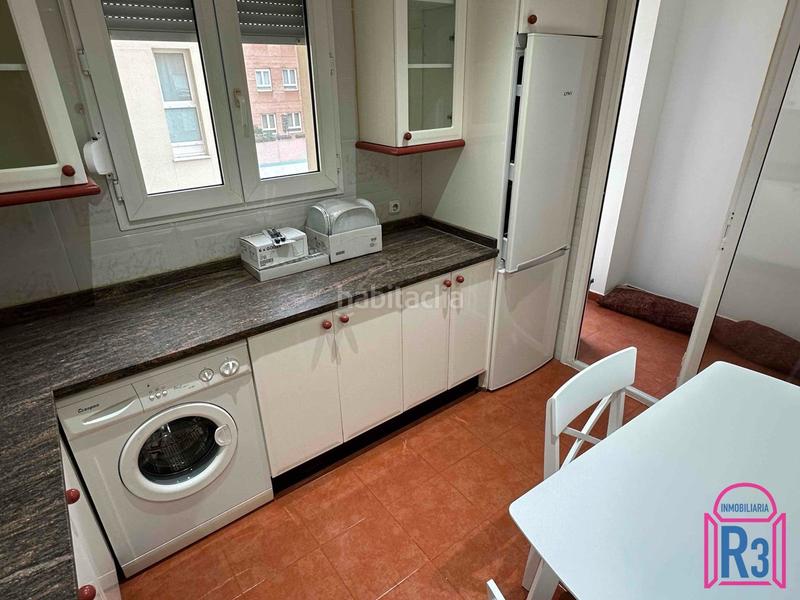 Foto 568d9bef-c3af-4347-9c4a-0443f468e2c9. Rent flat with heating parking in San Claudio - La Chantría León