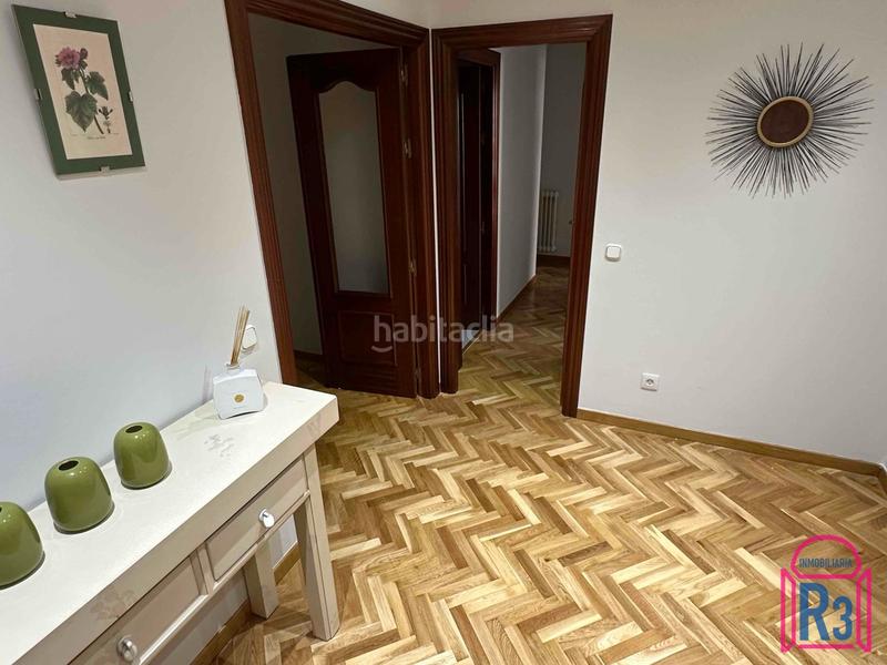 Foto 896eb93a-2259-437e-8a79-bd5fb4be280c. Rent flat with heating parking in San Claudio - La Chantría León