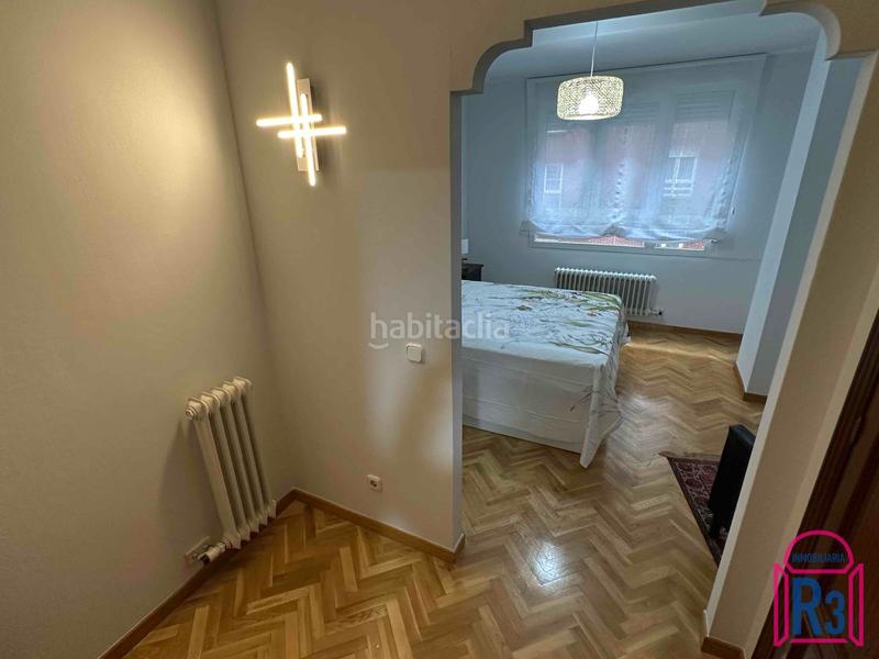 Foto dbc9bc5c-1d89-48a7-8ae1-22354f093605. Rent flat with heating parking in San Claudio - La Chantría León
