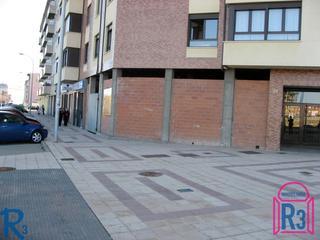 Location Local commercial  Santa maria josefa. Local comercial en esquina frente al conservatorio