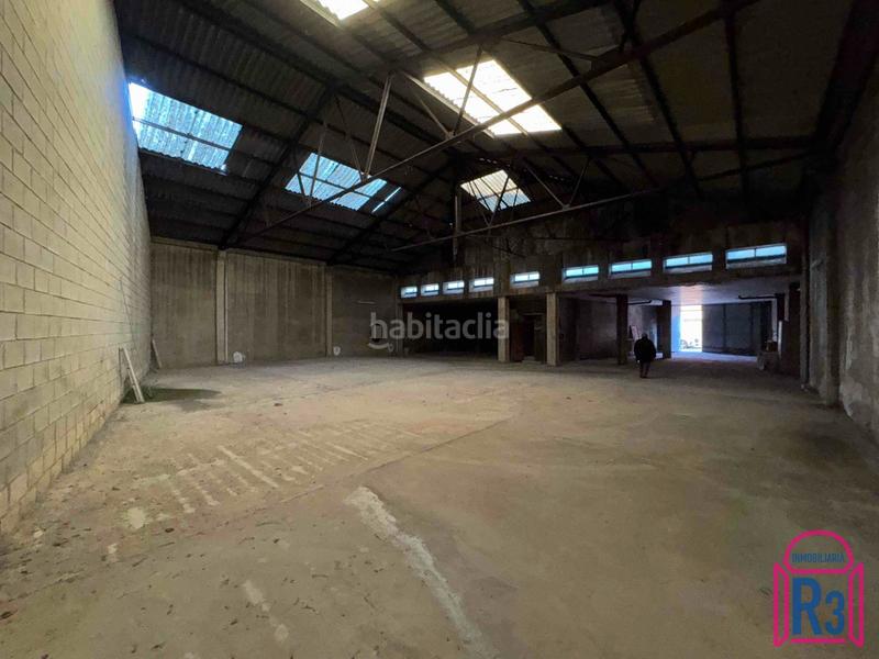 Foto af411ee7-c185-4b72-9c90-f4dd2bf59dab. Capannone industriale in Trobajo del camino