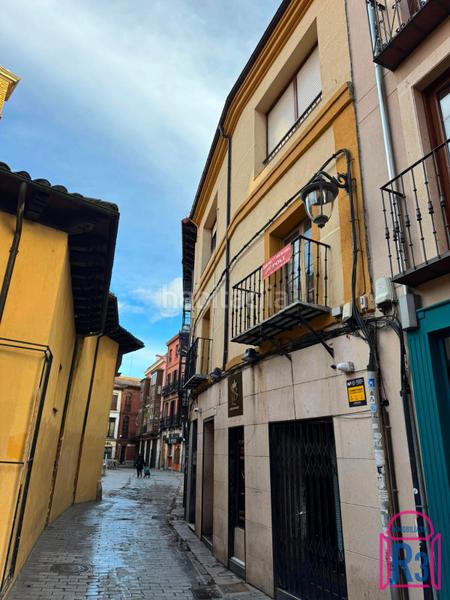 Foto 0926c751-b31f-462f-8c73-11c57e2b9e21. Edifici a Casco Antiguo León
