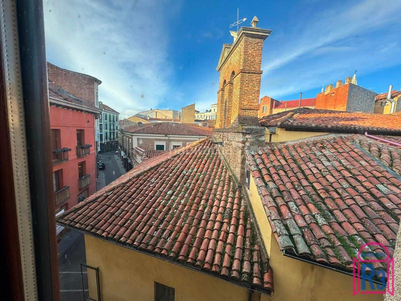 Foto 24dc5d23-e941-46c4-a913-6ec7cd3818a7. Edifici a Casco Antiguo León