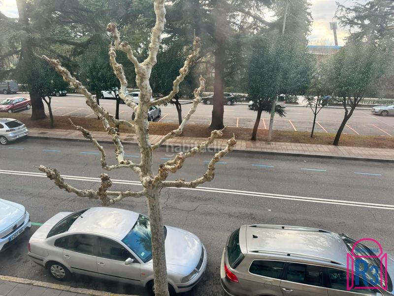 Foto 1ec1d60c-1f15-4442-a23e-55934dd6dd95. Bureau avec parking dans San Claudio - La Chantría León