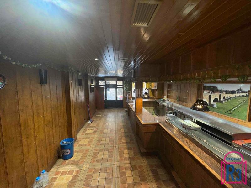 Foto f58520c1-5deb-489e-a769-e7b56610e09e. Alquiler local comercial local acondicionado para hostelería junto a la plaza inmaculada en León