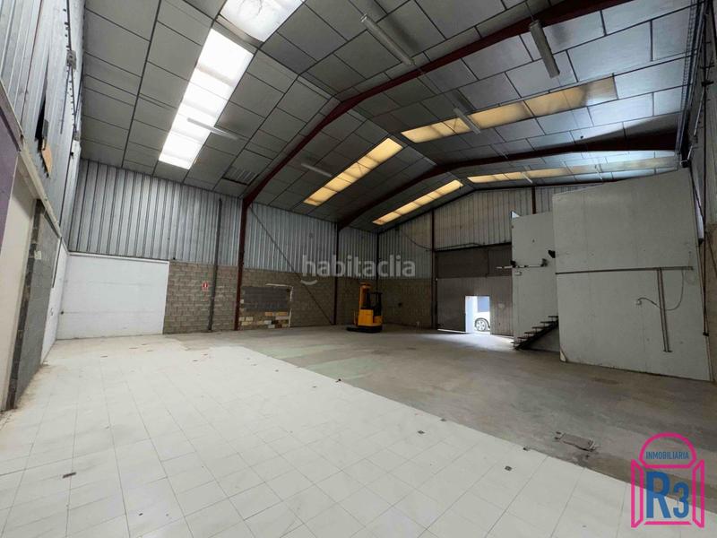 Foto b68744a1-7d49-48a2-a11e-2ccc280eb023. Nave industrial nave en zona carrefour en La Lastra León