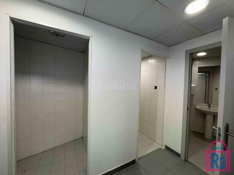 Foto 2fc90bd2-c162-40e7-81b8-489980a068d9. Alquiler local comercial local acondicionado junto a plaza espolón en León