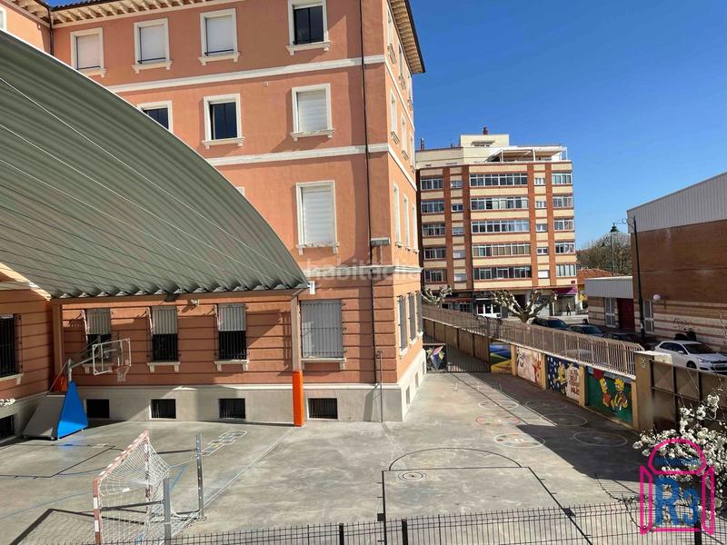 Foto 08e3b67c-4dc4-44be-bf06-1d32d976989c. Casa adossada amb aparcament a Pinilla León